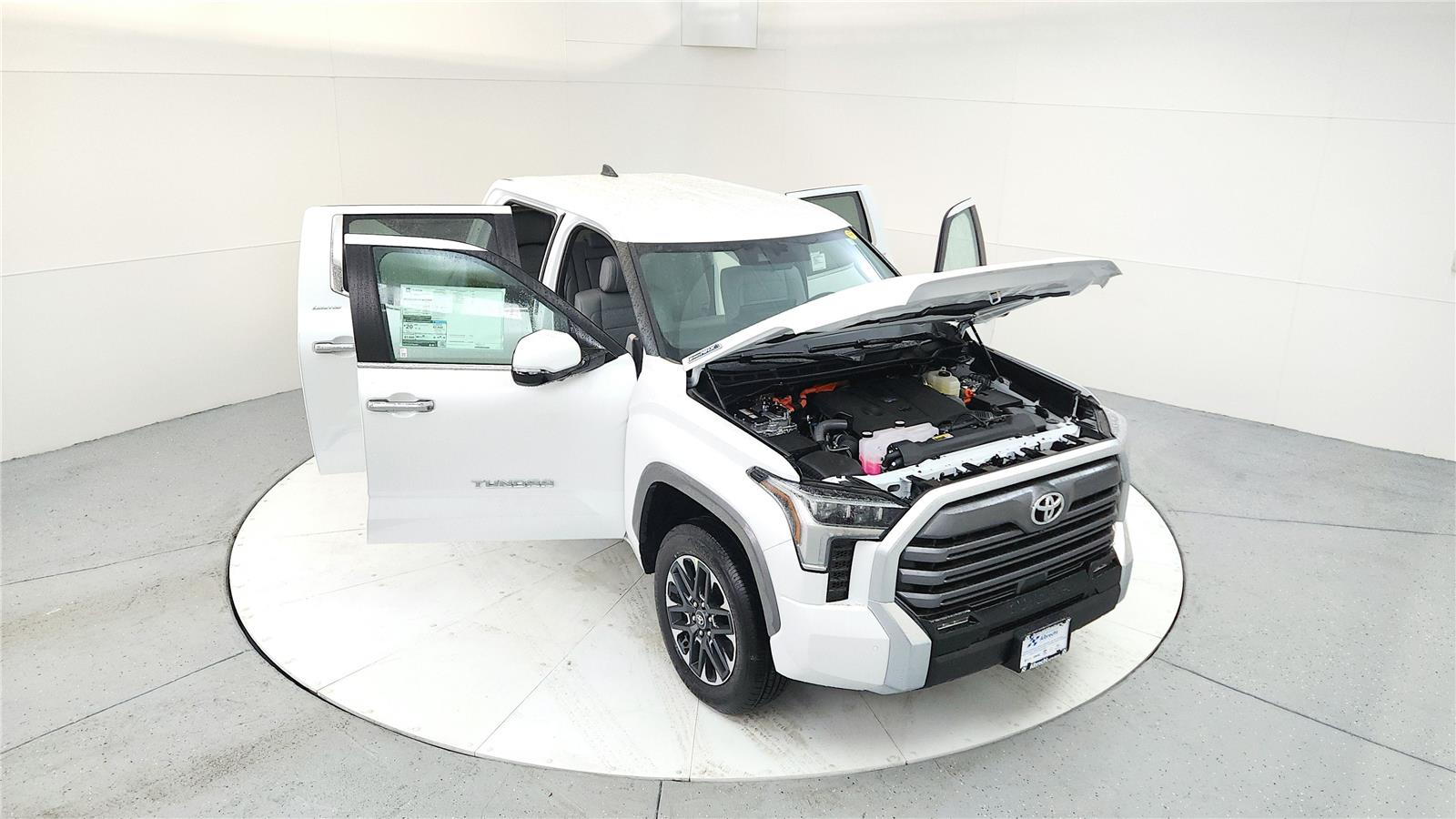 2025 Toyota Tundra Limited CrewMax photo 16