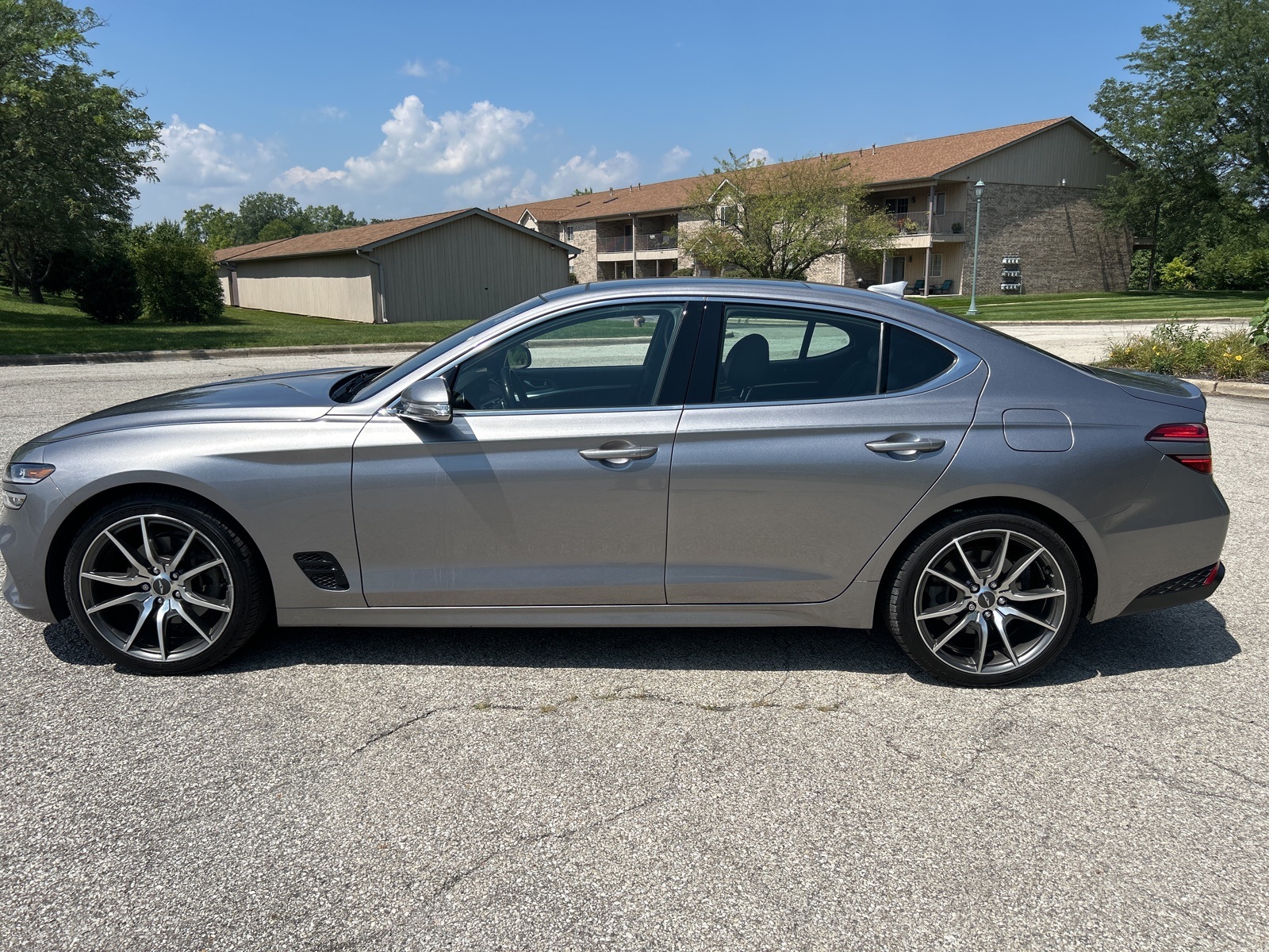 2022 Genesis G70 2.0T photo 10