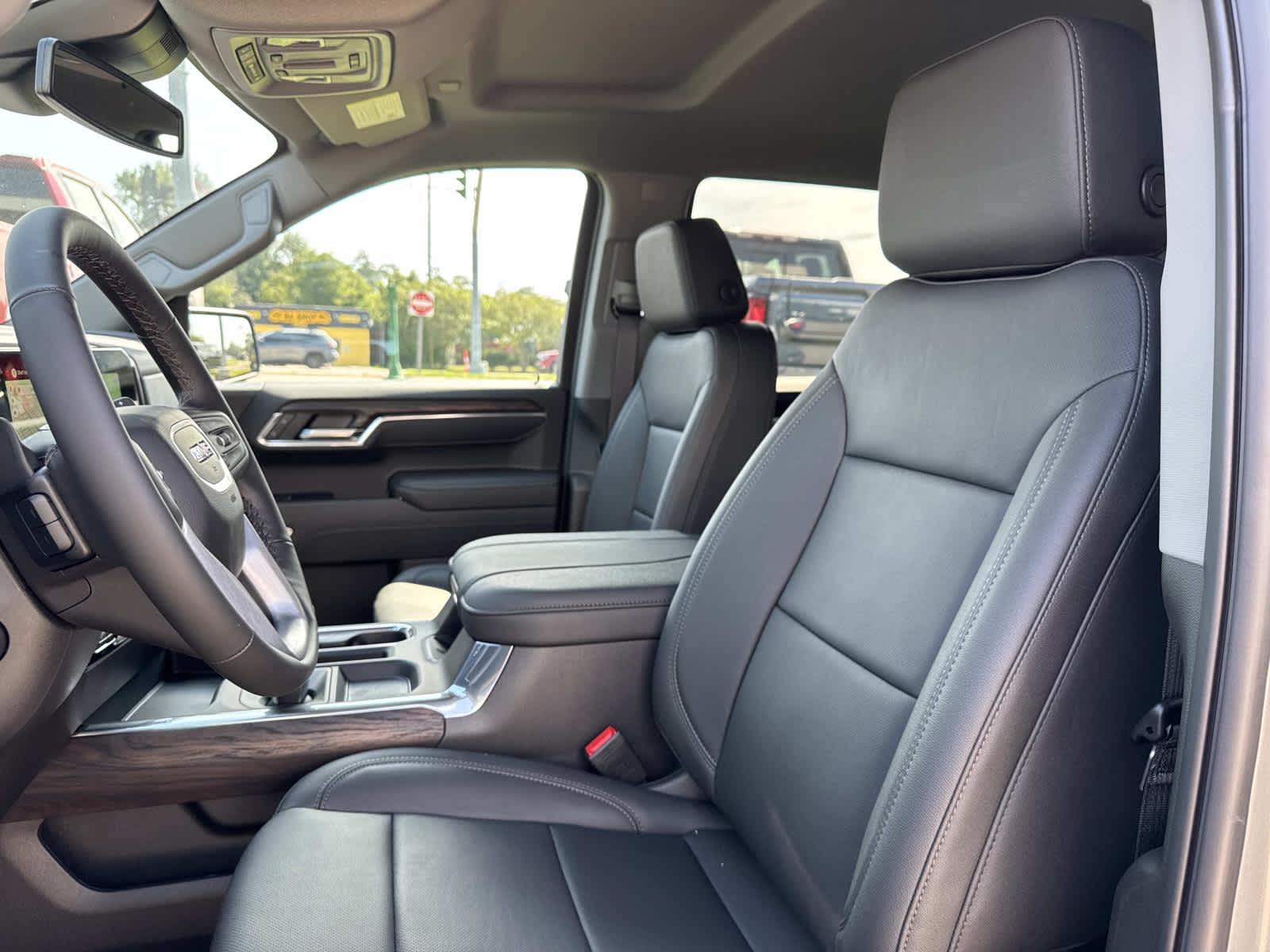 2026 Gmc Sierra 1500 SLT photo 9