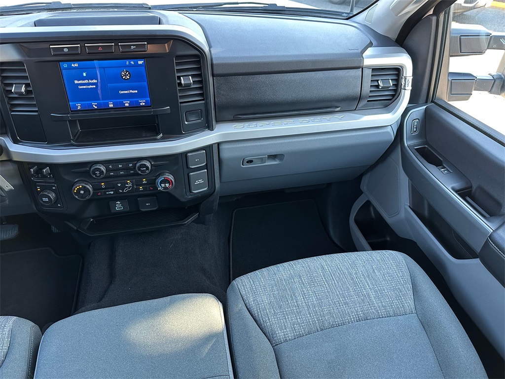 2023 Ford F-450 photo 19