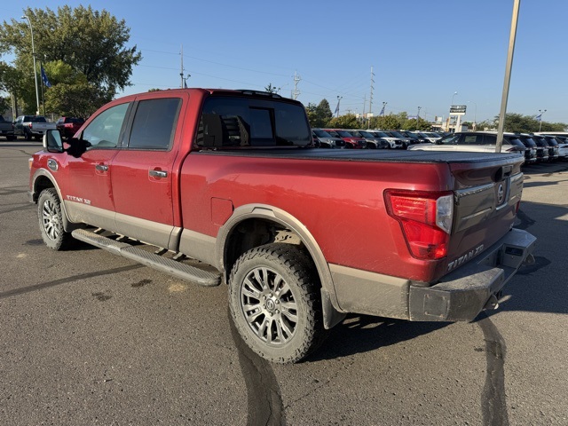 2019 Nissan Titan Platinum Reserve photo 4