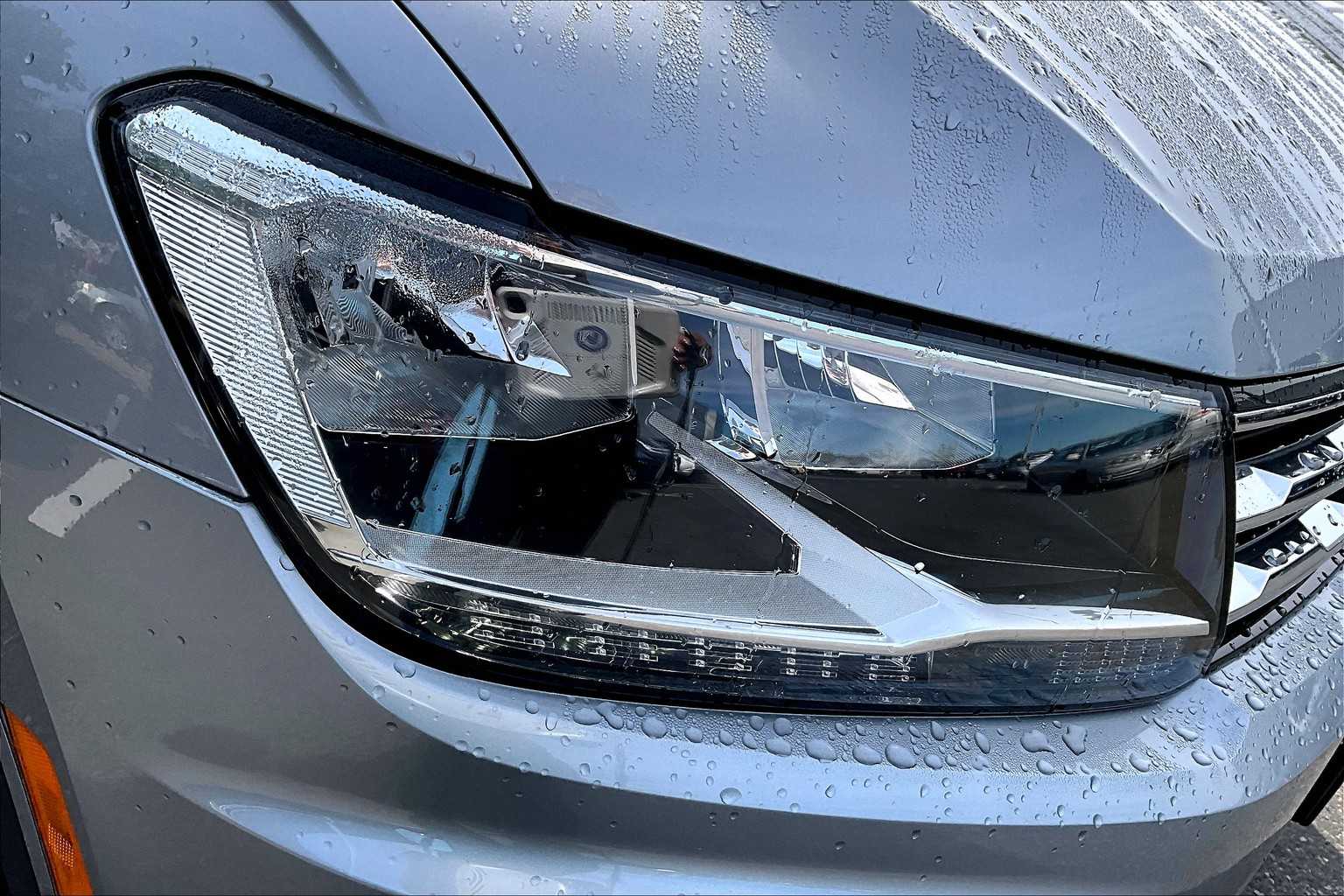 2020 Volkswagen Tiguan SE photo 26