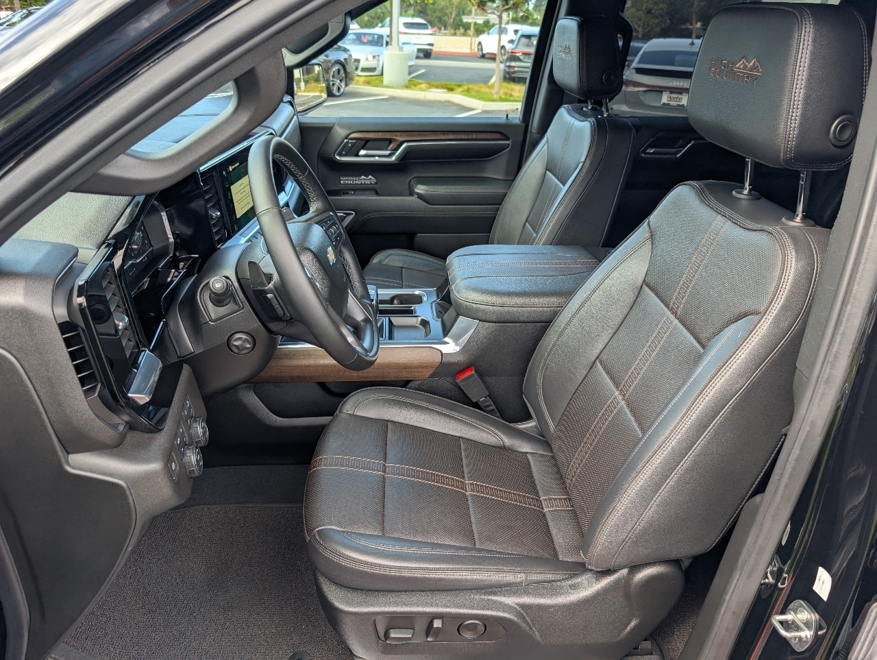 2024 Chevrolet Silverado 1500 High Country photo 2