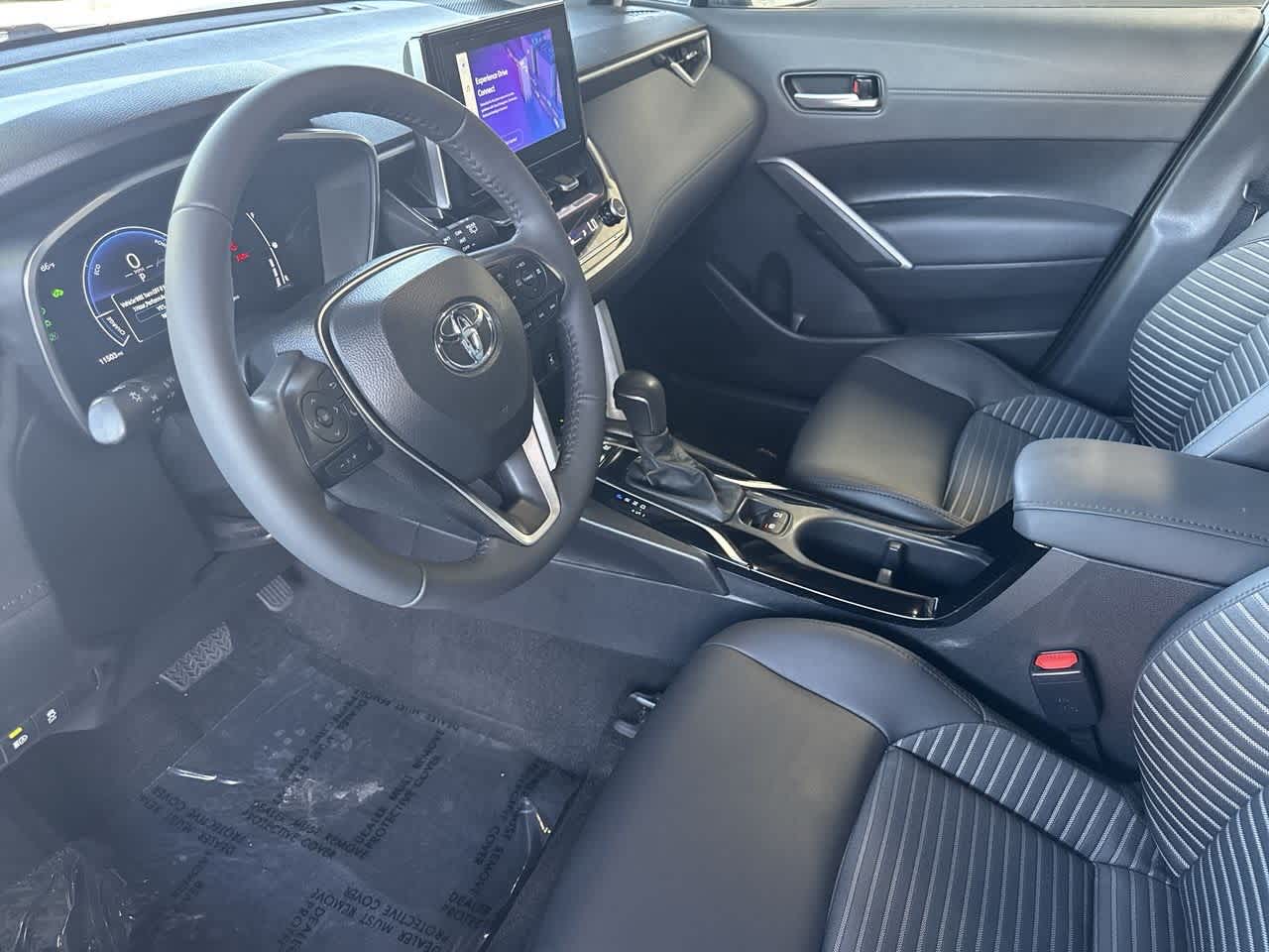 2024 Toyota Corolla Hybrid XSE photo 12