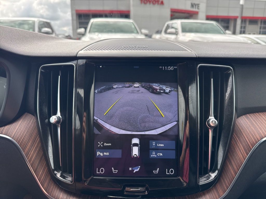 2021 Volvo XC60 T5 Momentum photo 23