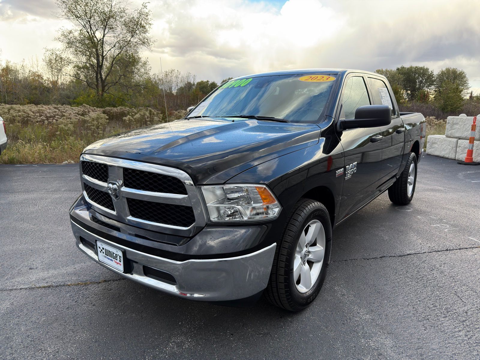 2023 Ram 1500 Classic SLT photo 2