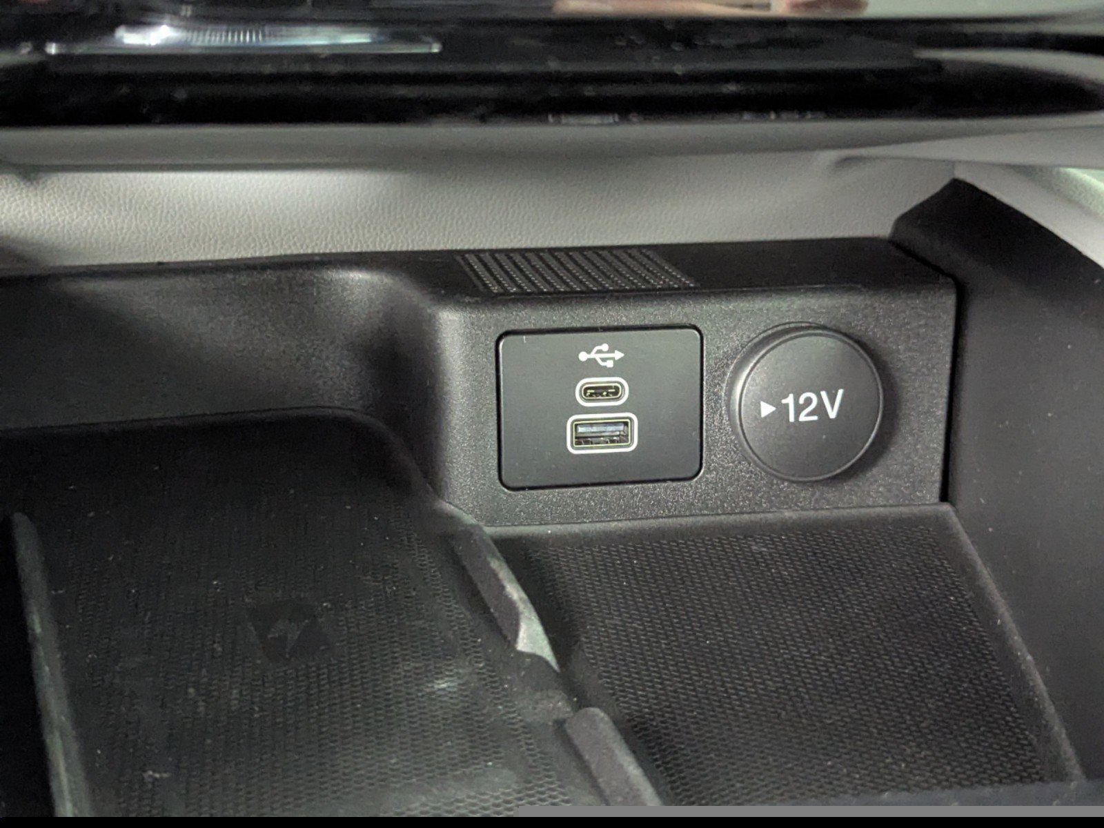 2025 Ford Escape photo 26