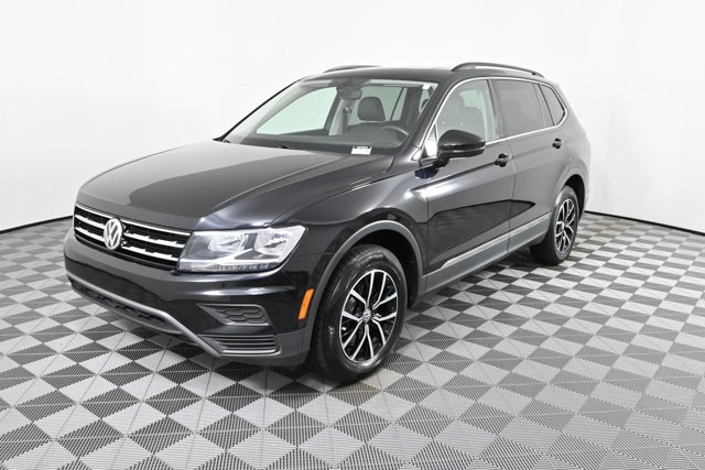 2021 Volkswagen Tiguan SE photo 2