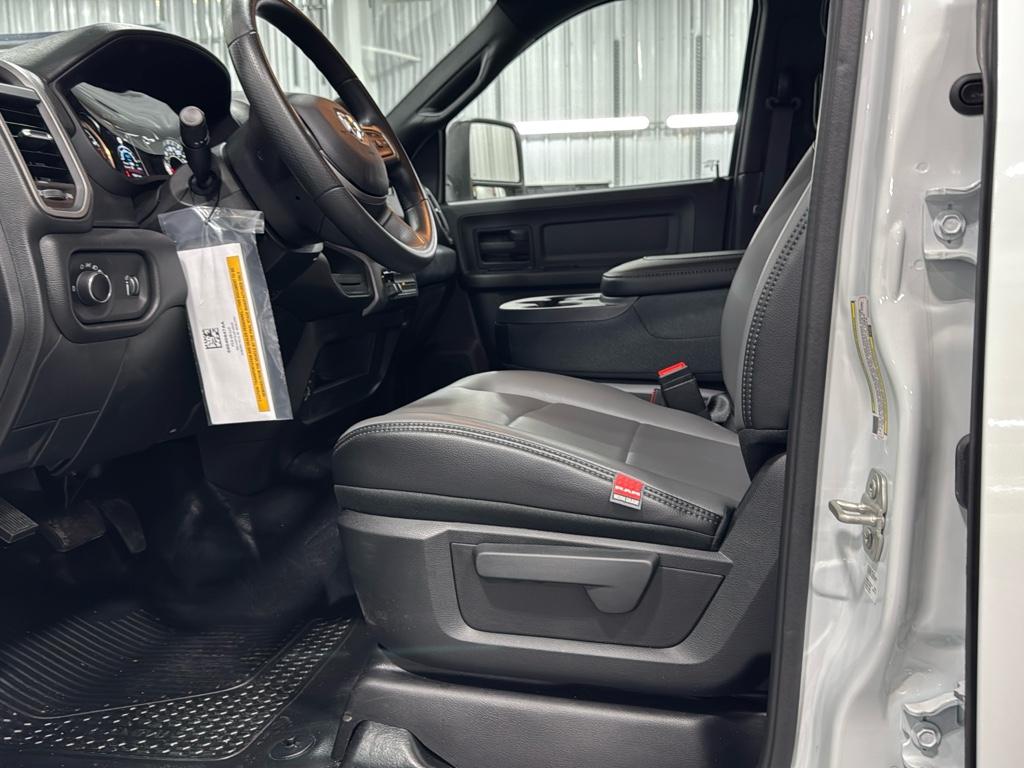 2024 Ram 3500 Tradesman photo 3