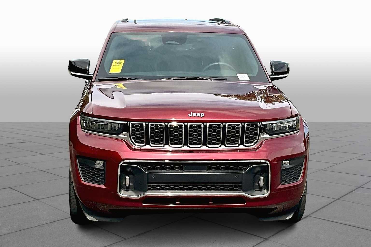 2023 Jeep Grand Cherokee Overland photo 3
