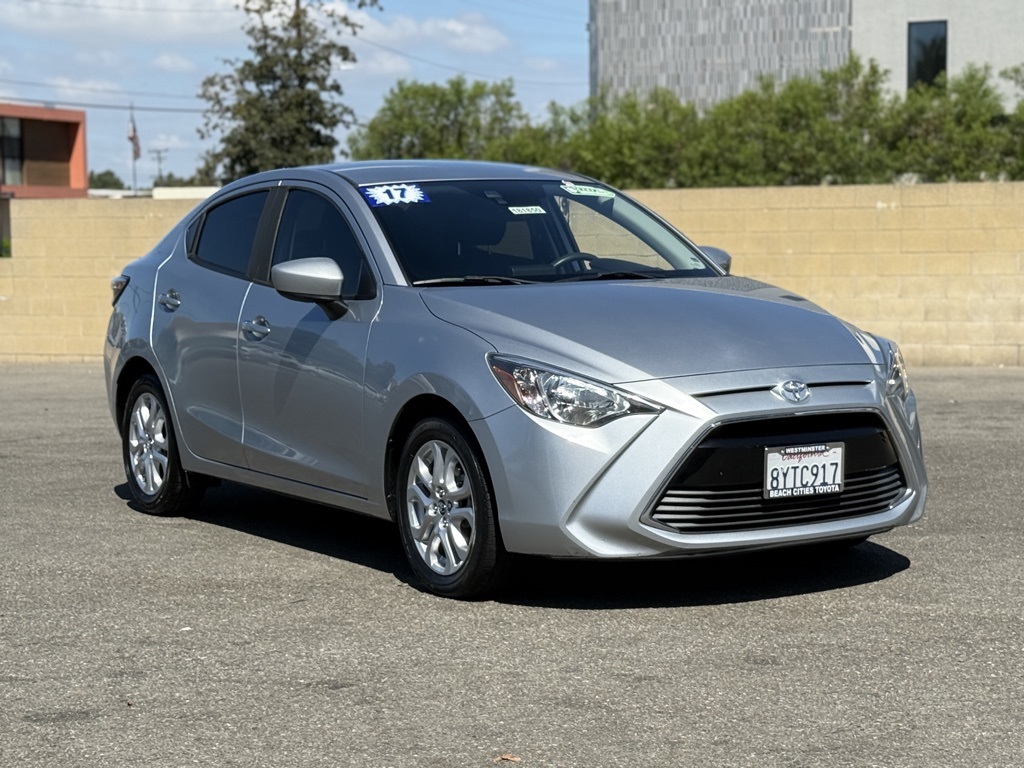 2017 Toyota Yaris iA Base photo 2
