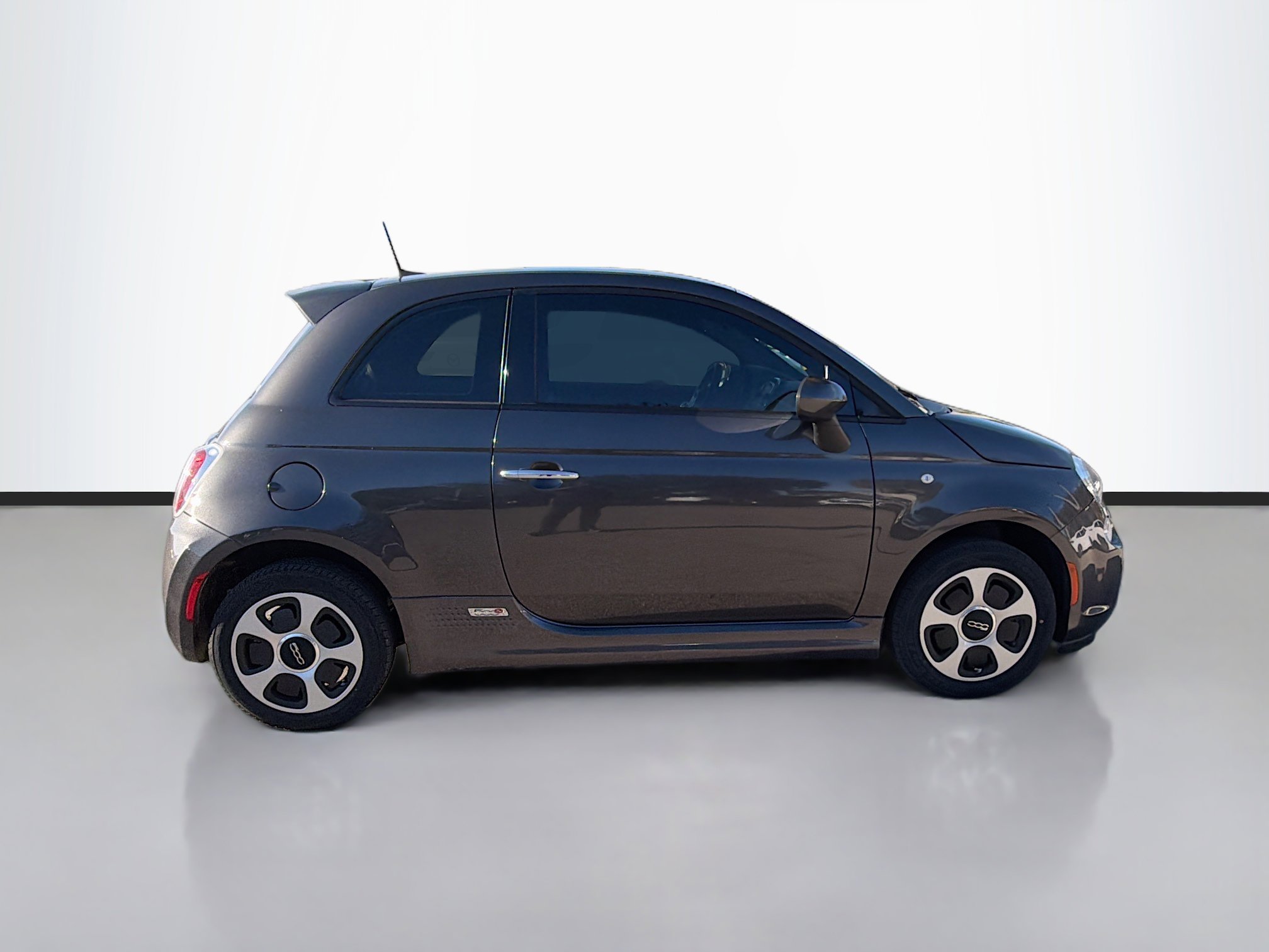 Used 2017 FIAT 500e Battery Electric with VIN 3C3CFFGE8HT620940 for sale in Fort Myers, FL