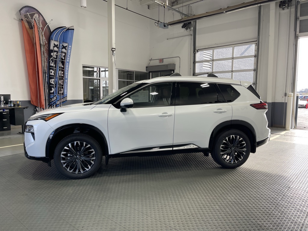 2026 Nissan Rogue Platinum photo 4