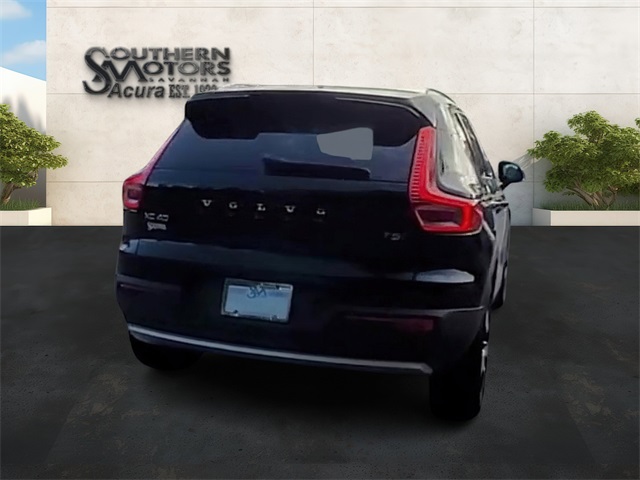 2021 Volvo XC40 Momentum photo 22