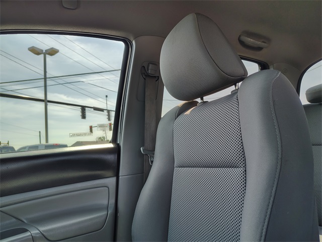 2015 Toyota Tacoma Base photo 24