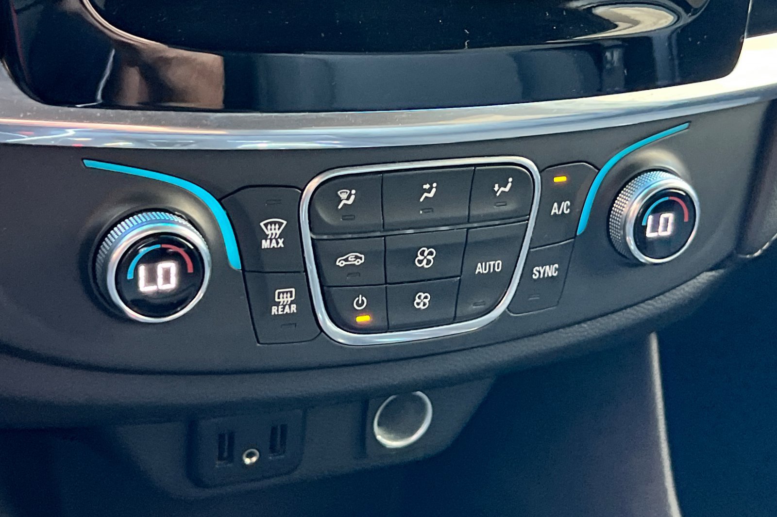 2023 Chevrolet Traverse Cloth photo 19