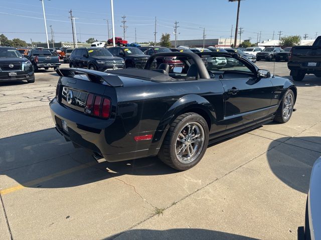 2005 Ford Mustang GT Premium photo 3