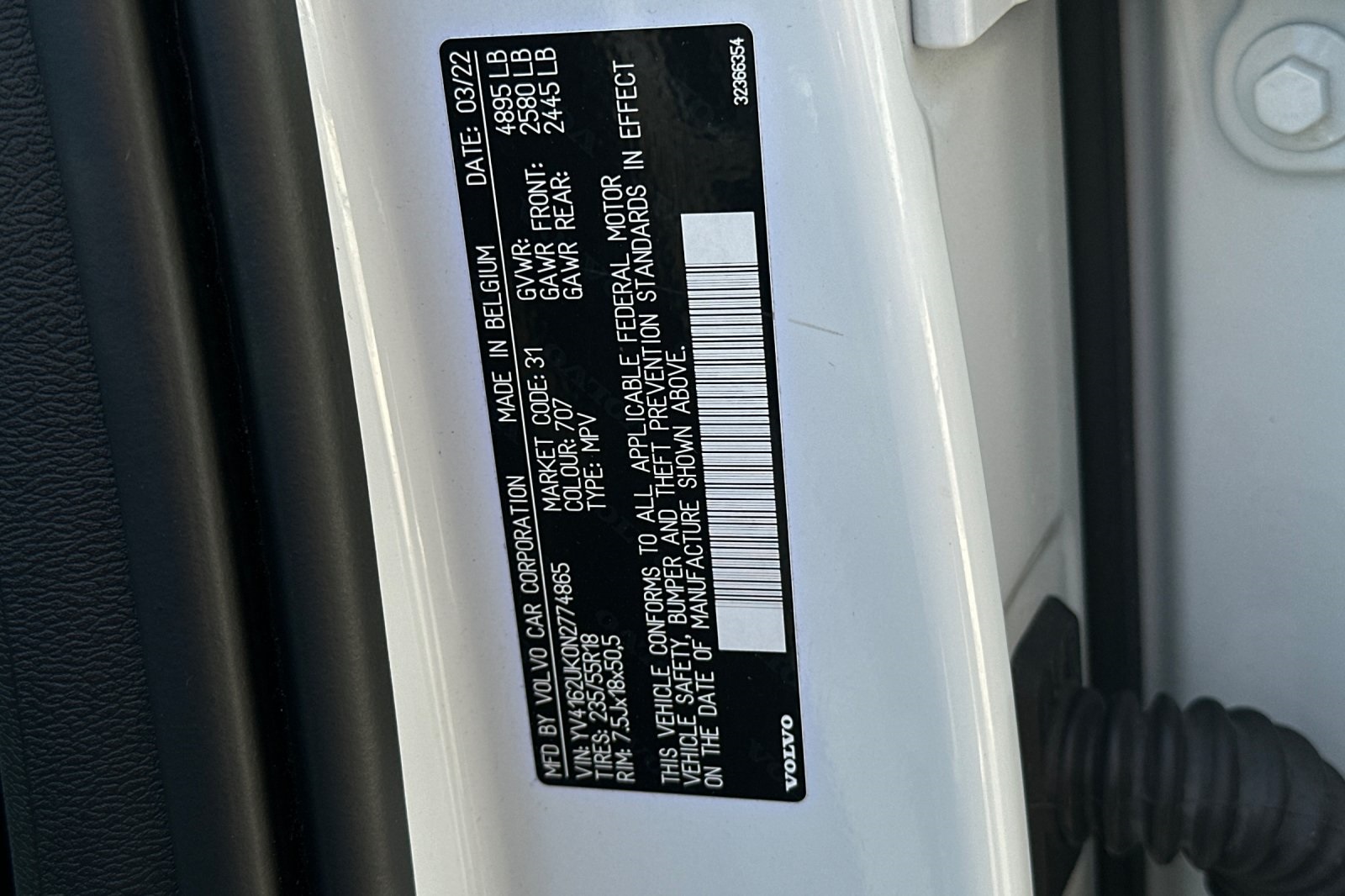 2022 Volvo XC40 Momentum photo 24