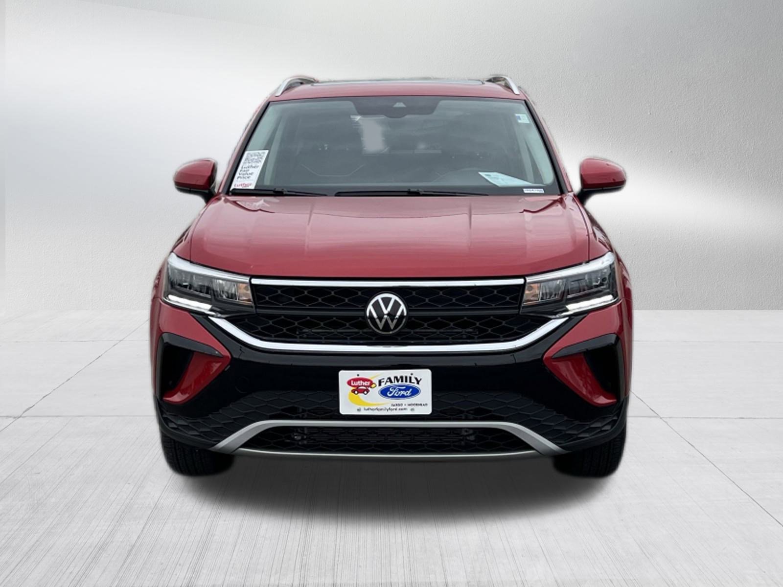 2024 Volkswagen Taos SE photo 2