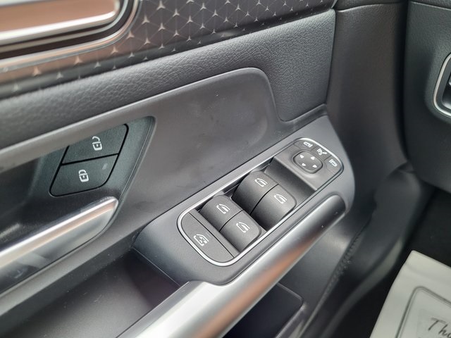 2025 Mercedes Benz GLA 250 photo 25