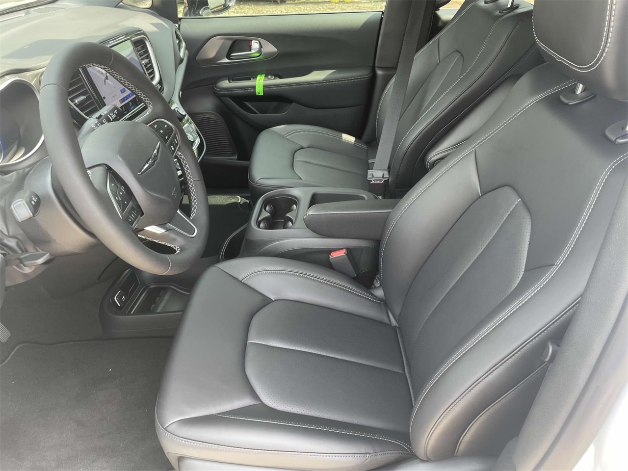 2025 Chrysler Voyager LX photo 20