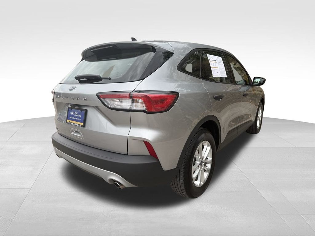2022 Ford Escape S photo 6