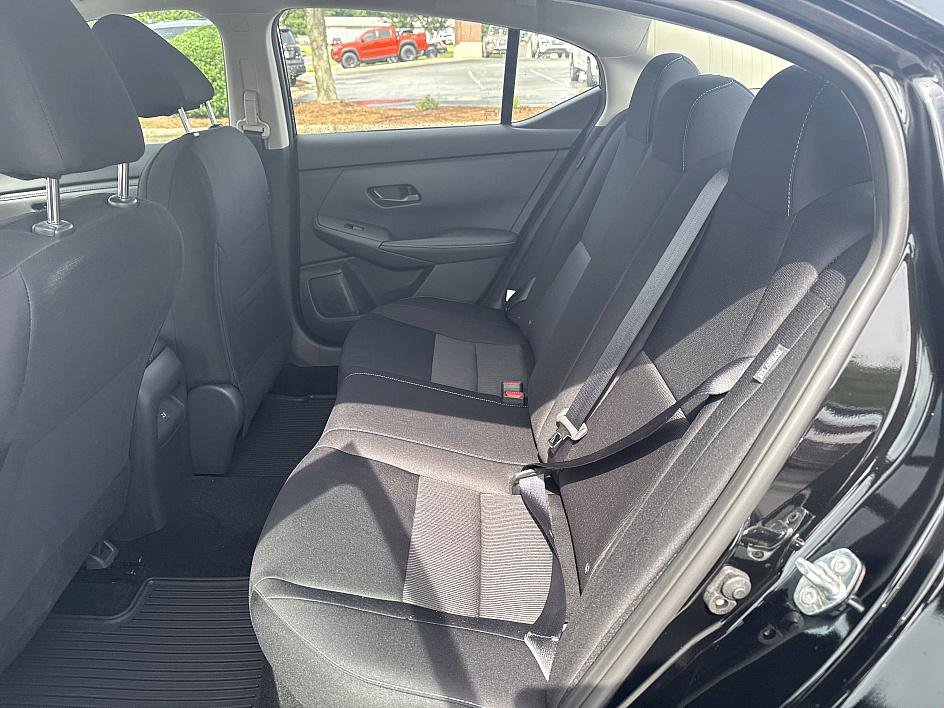 2025 Nissan Sentra SV photo 10