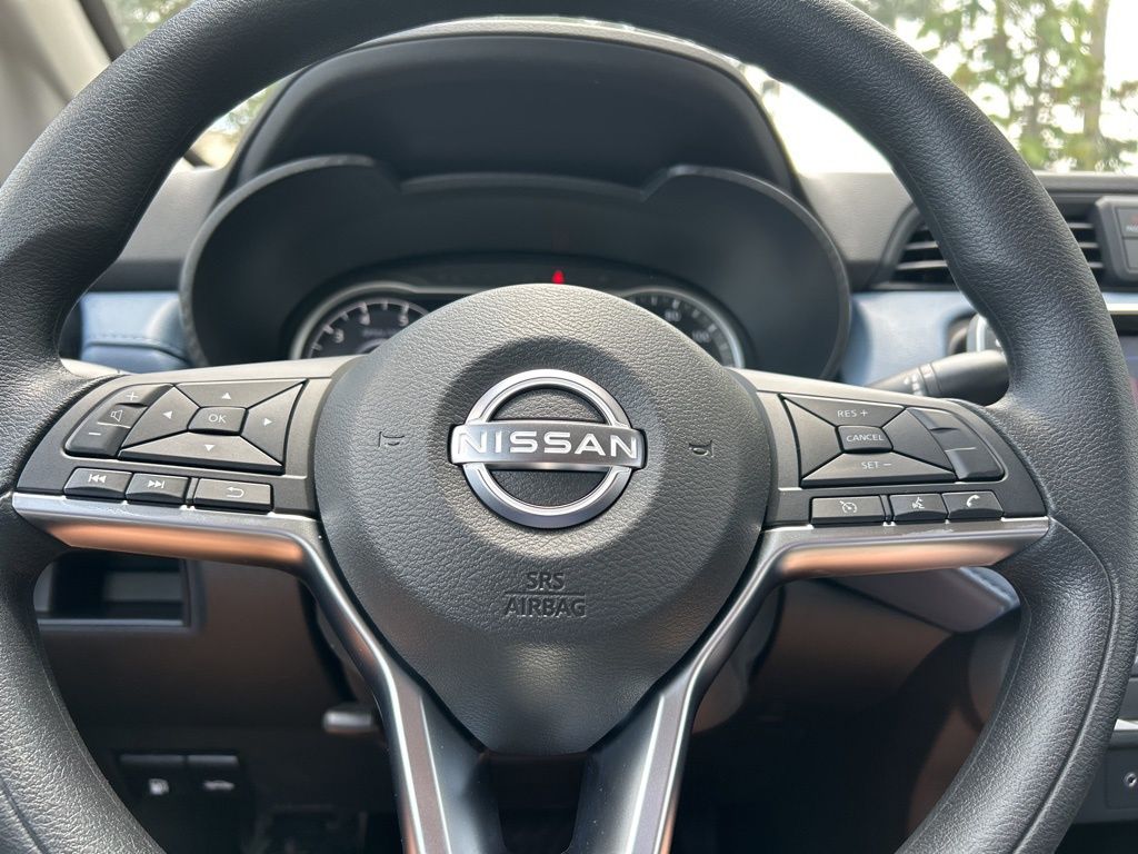 2025 Nissan Versa SV photo 15