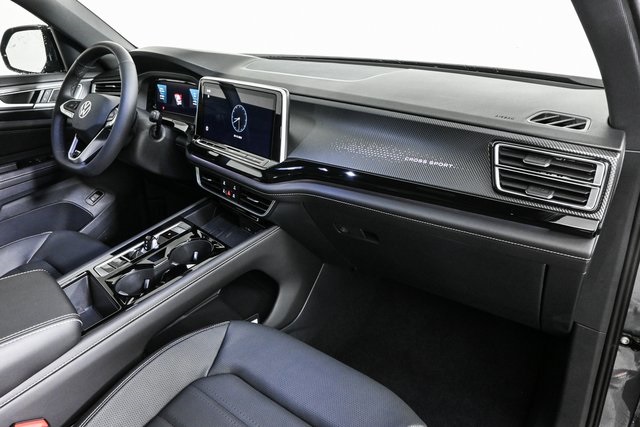 2025 Volkswagen Atlas Cross Sport SEL R-Line photo 23