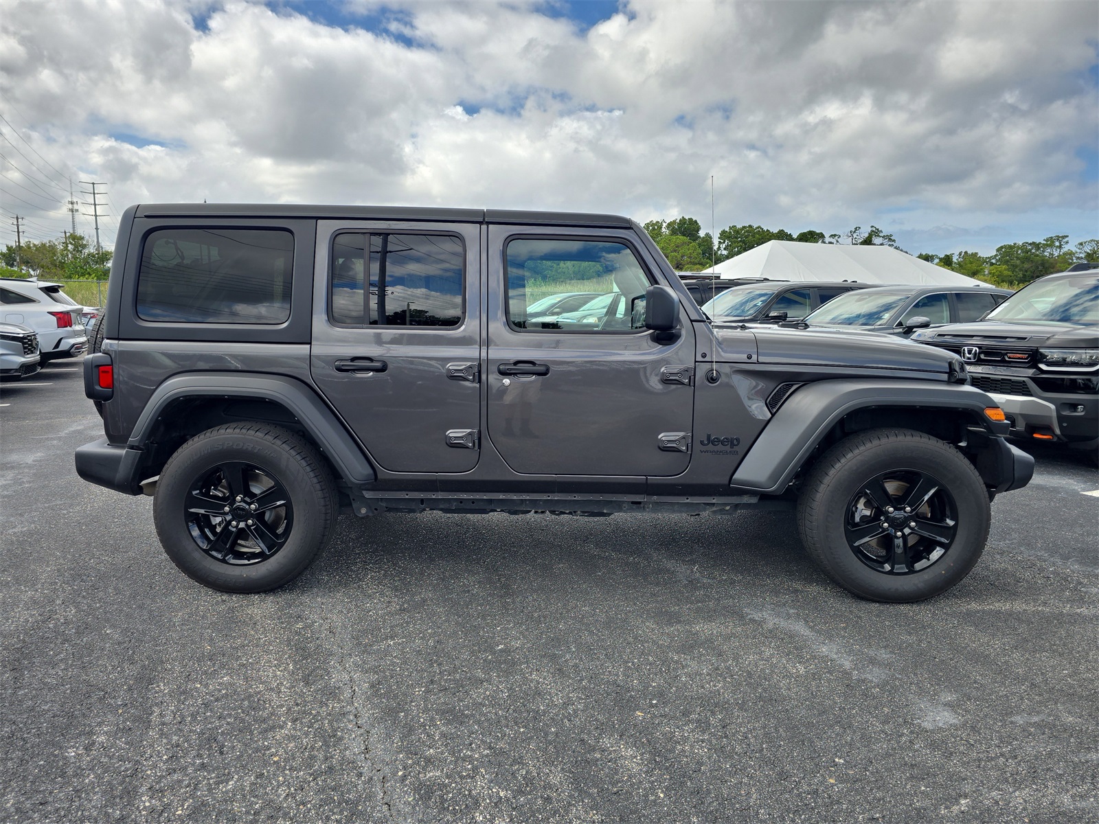 2022 Jeep Wrangler Unlimited Sport Altitude photo 3