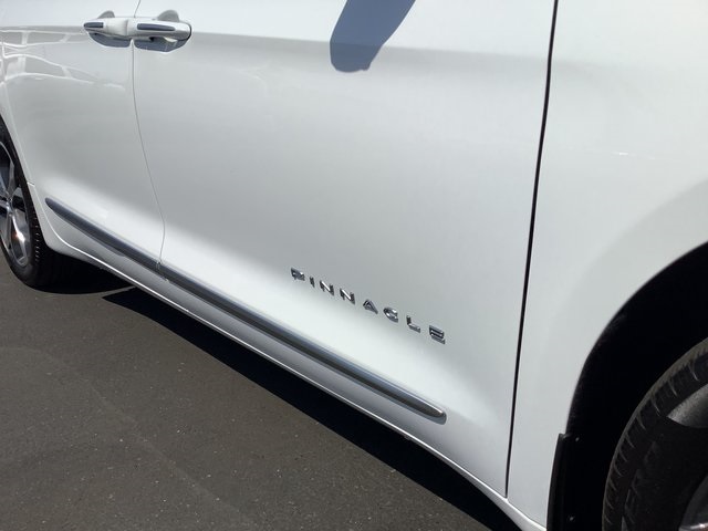 2024 Chrysler Pacifica Pinnacle photo 42