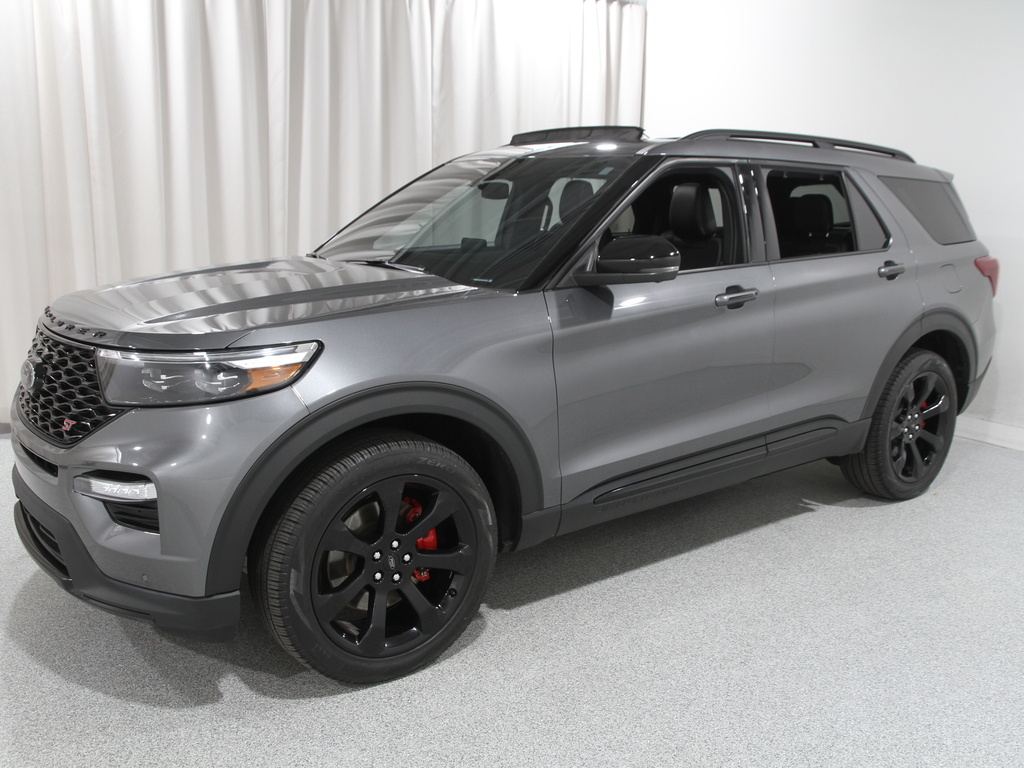 2023 Ford Explorer ST photo 2