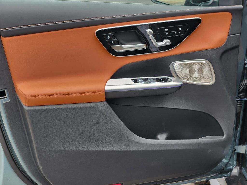 2026 Mercedes Benz GLC 300 4MATIC photo 11