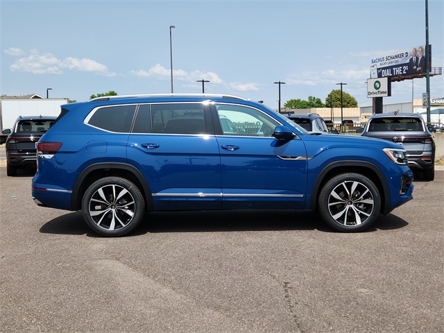 2025 Volkswagen Atlas SEL Premium R-Line photo 2