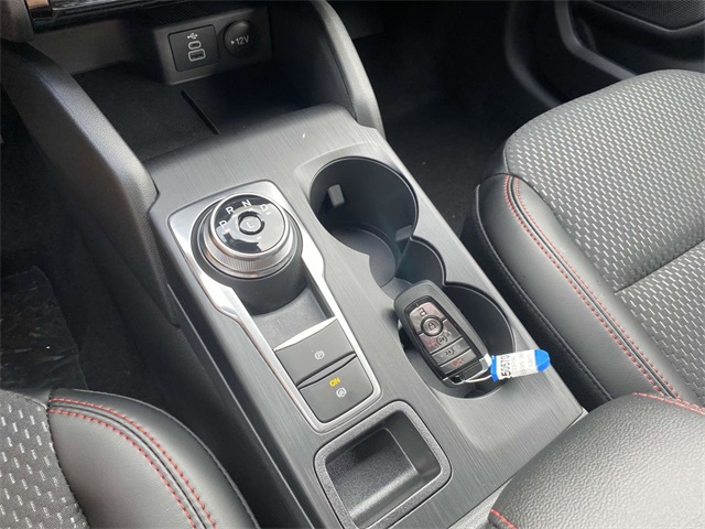 2025 Ford Escape Hybrid ST-Line photo 10