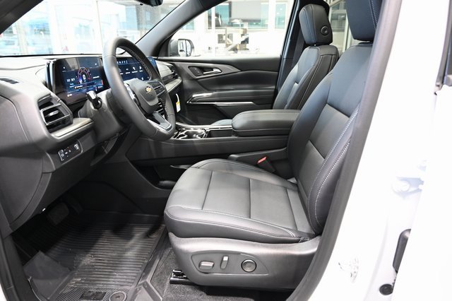 2026 Chevrolet Traverse photo 8