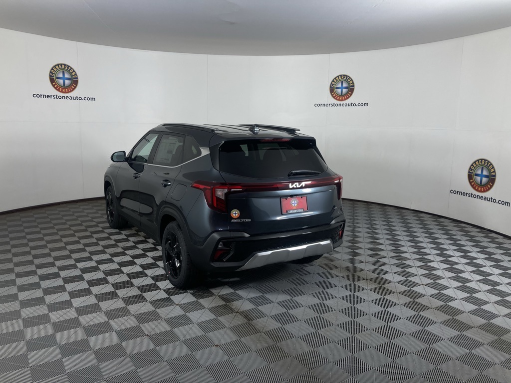 2026 Kia Seltos EX photo 17