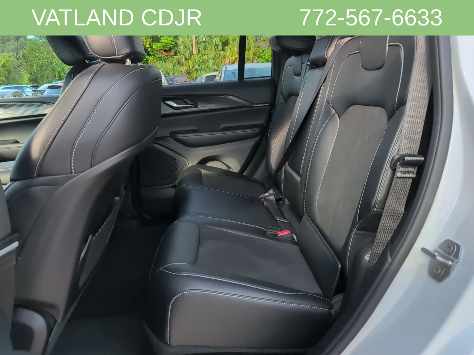 2025 Jeep Grand Cherokee Laredo Altitude photo 30
