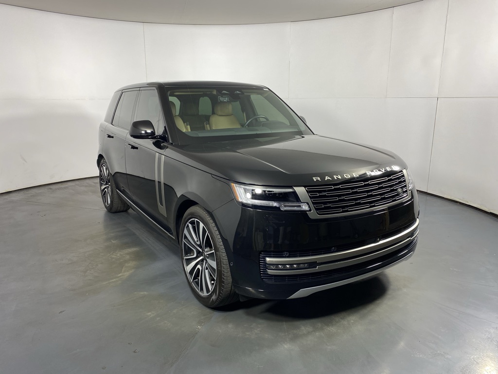 2024 Land Rover Range Rover SE photo 2