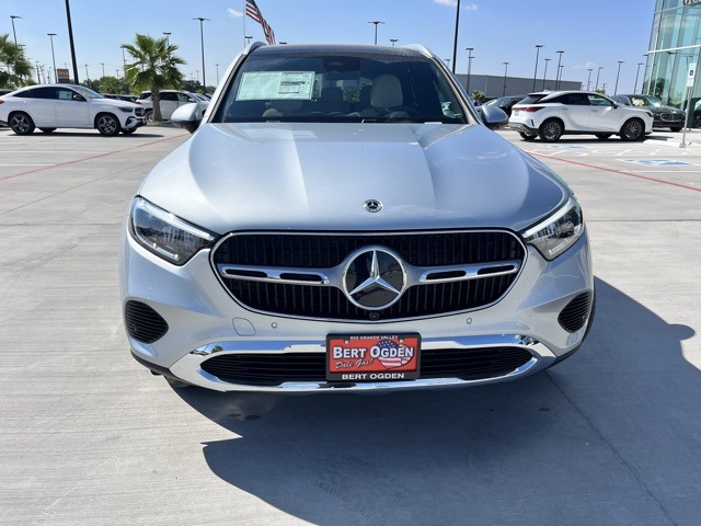 2026 Mercedes Benz GLC 300 photo 2