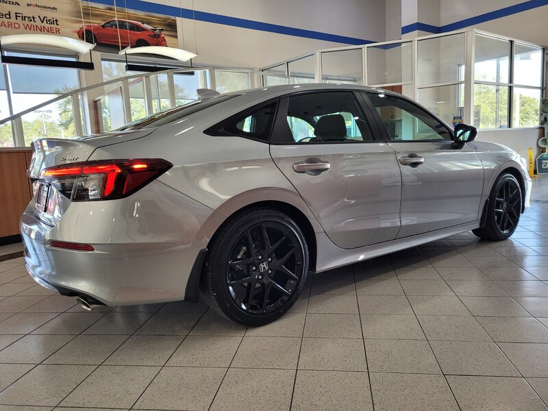 2025 Honda Civic Sport photo 4