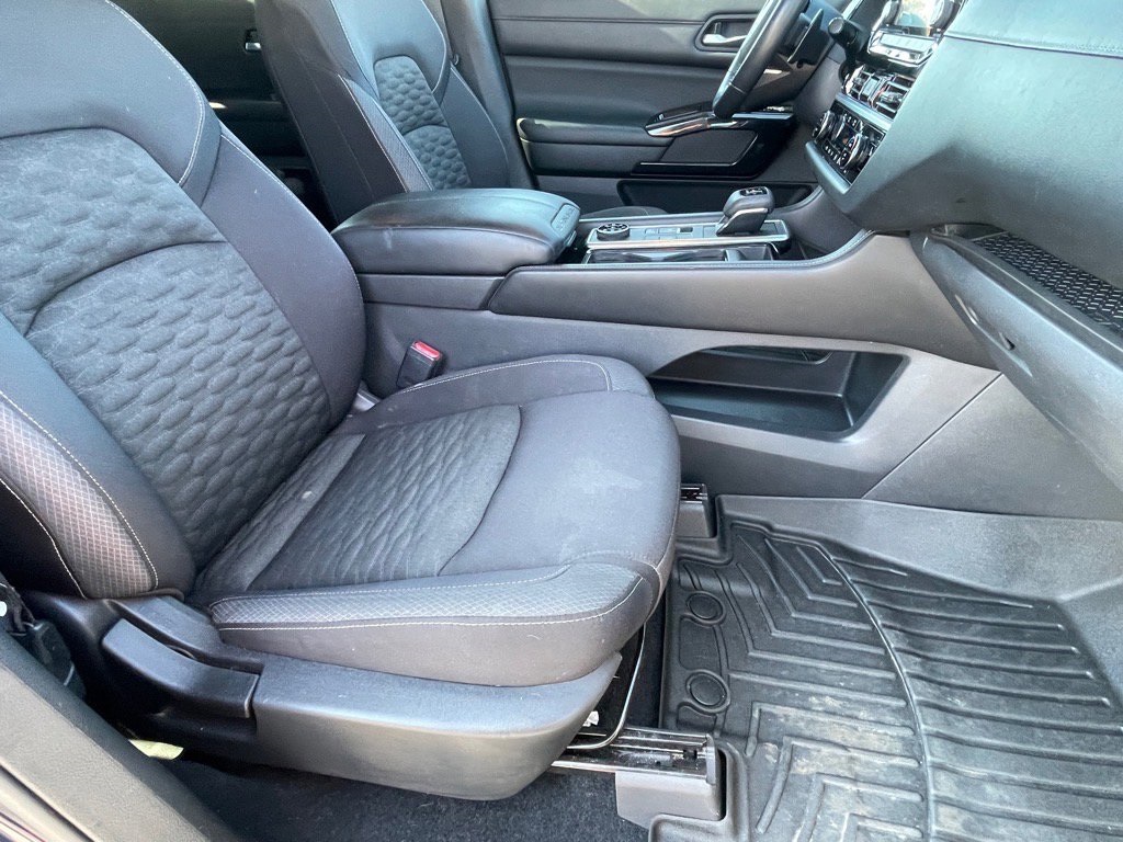 2022 Nissan Pathfinder SV photo 10
