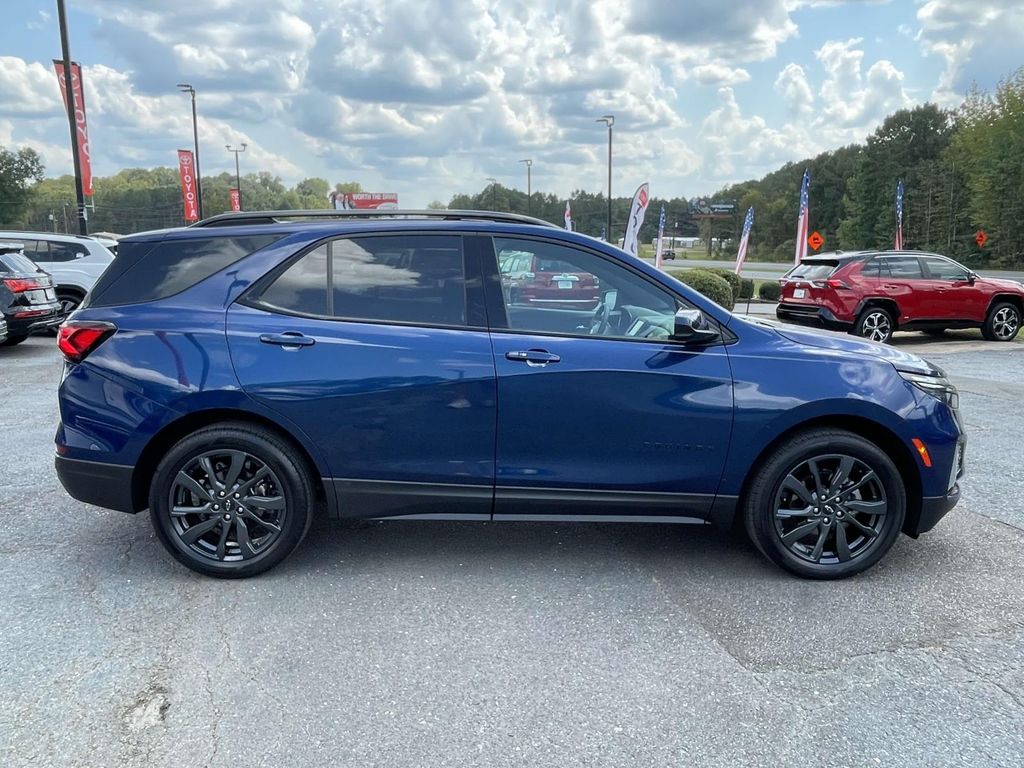 2023 Chevrolet Equinox RS photo 2