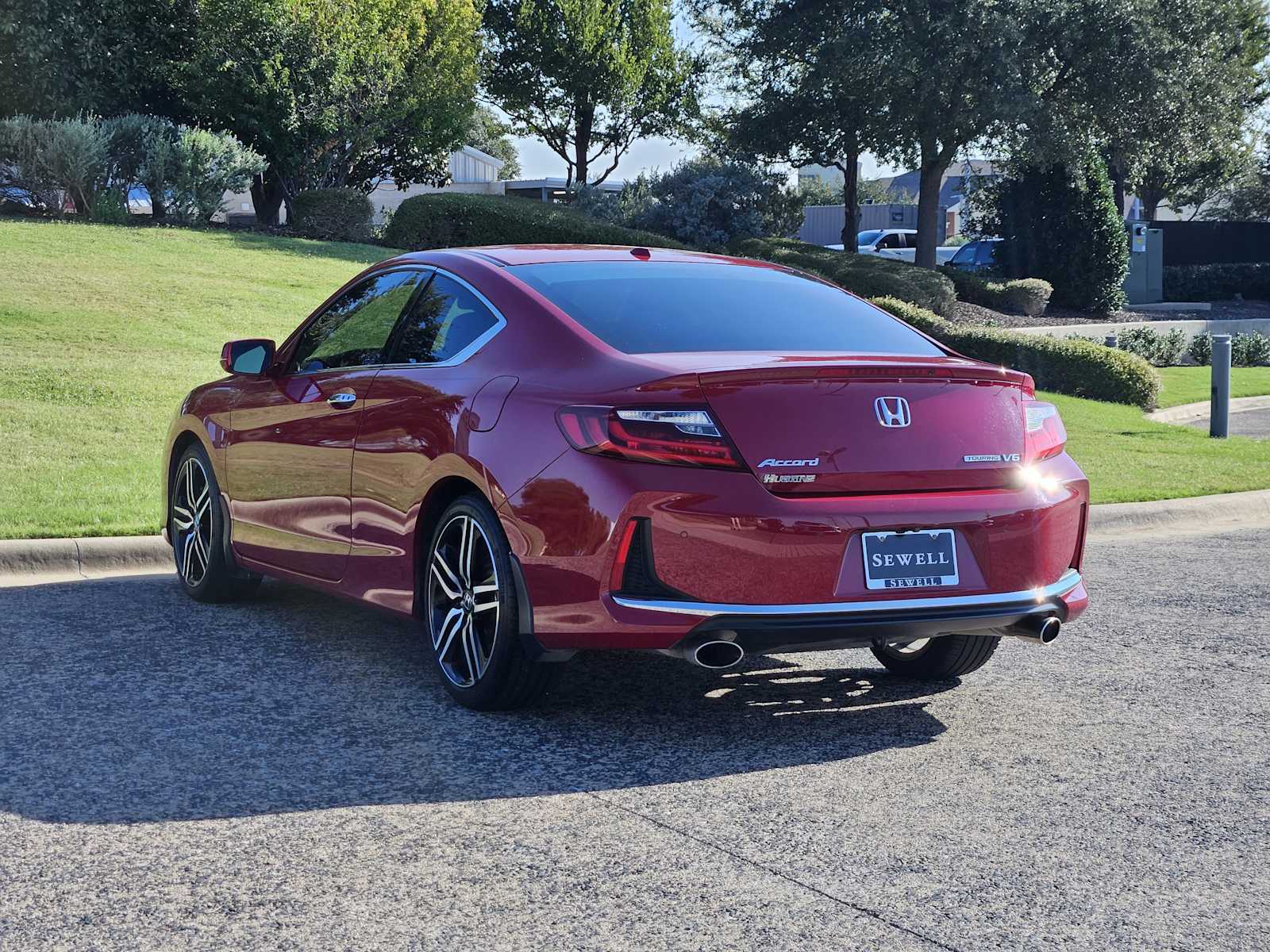2016 Honda Accord Touring photo 3