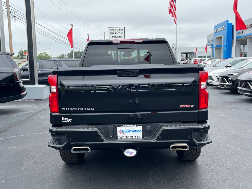 2025 Chevrolet Silverado 1500 RST photo 5