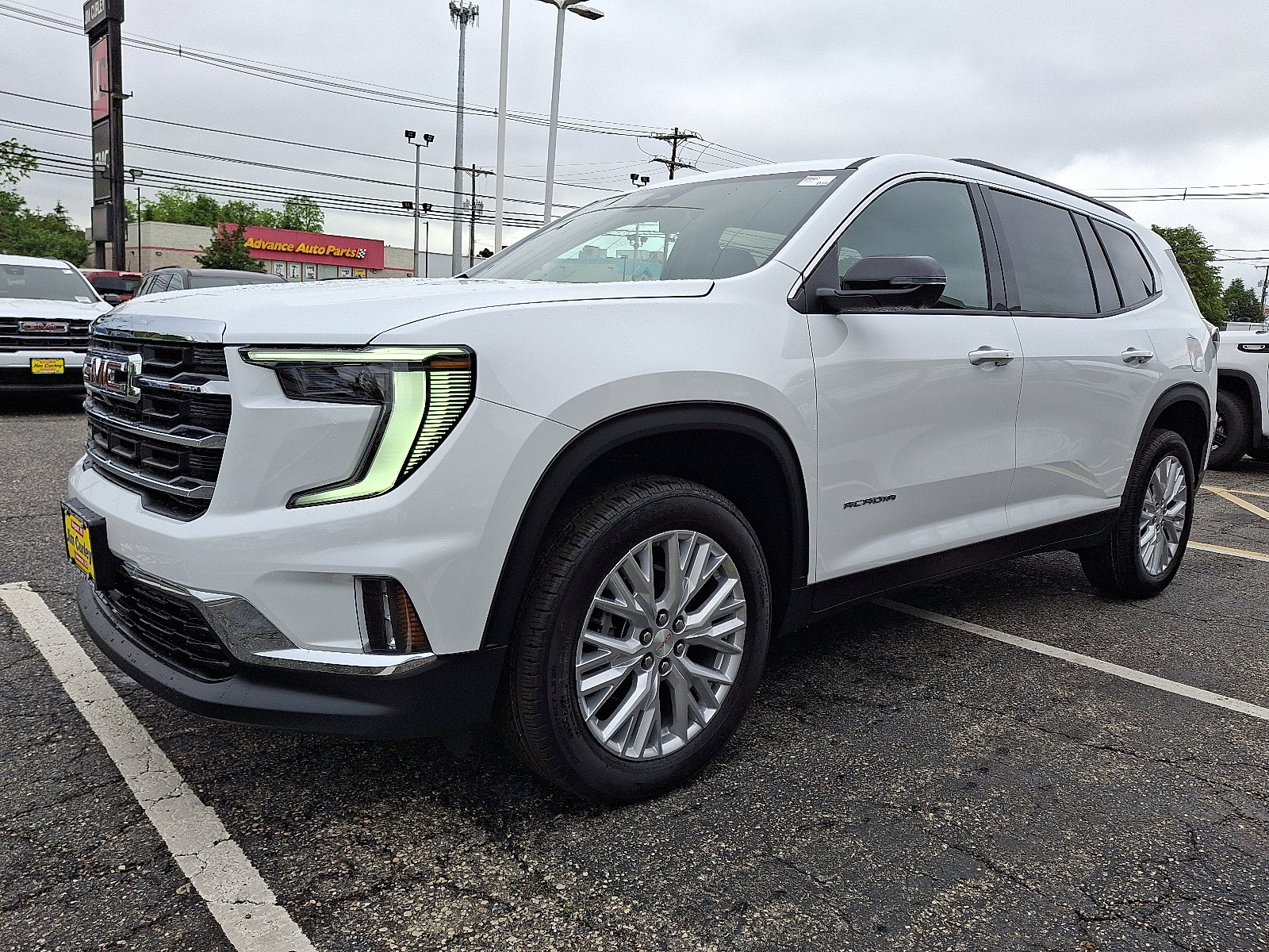 2025 Gmc Acadia Elevation photo 2
