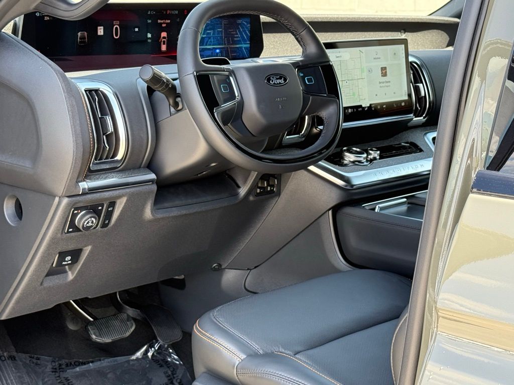 2025 Ford Expedition Platinum photo 8