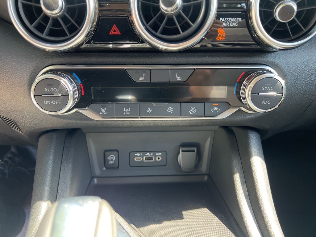 2025 Nissan Sentra SR Midnight Edition photo 11