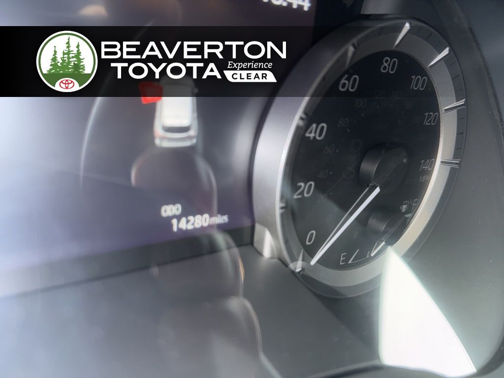 2023 Toyota Highlander L's photo