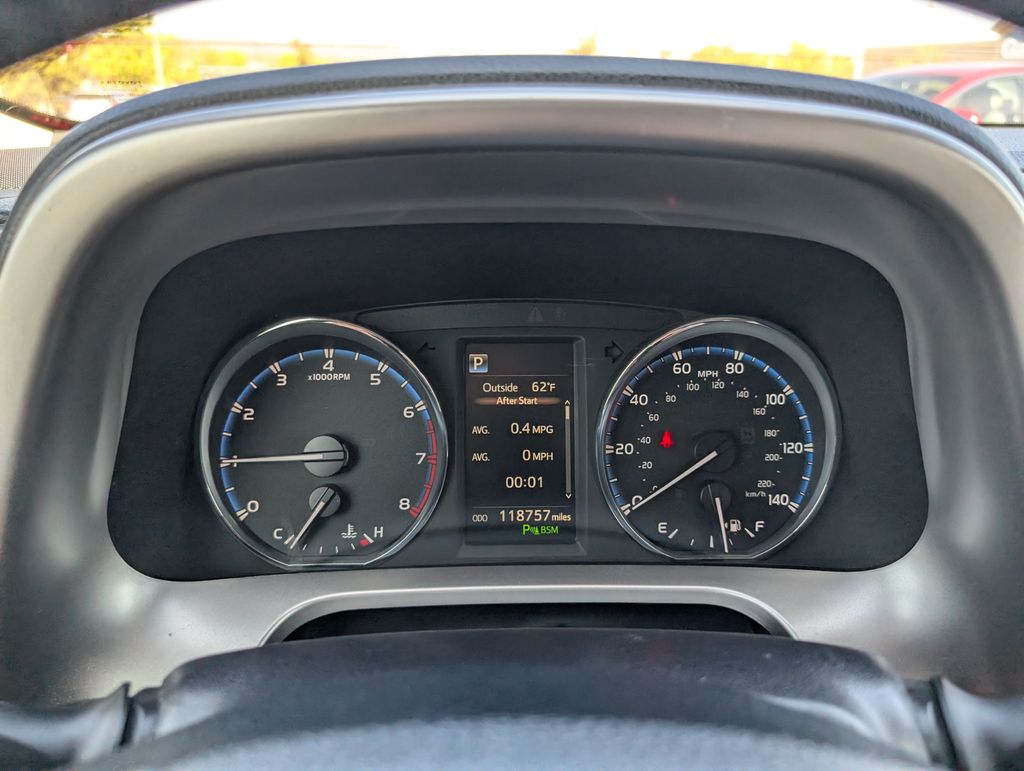 2016 Toyota RAV4 Limited photo 18